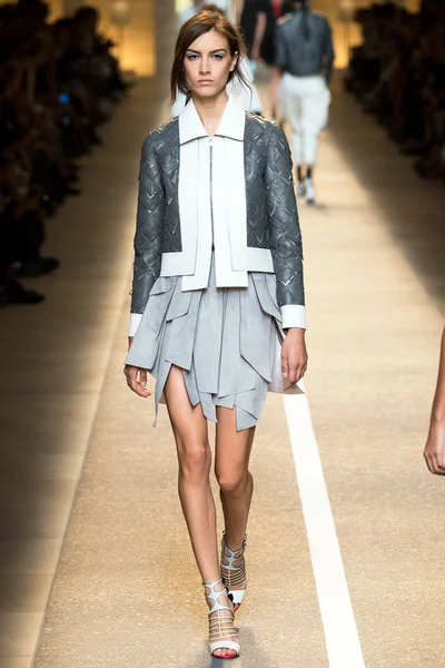 Look 15